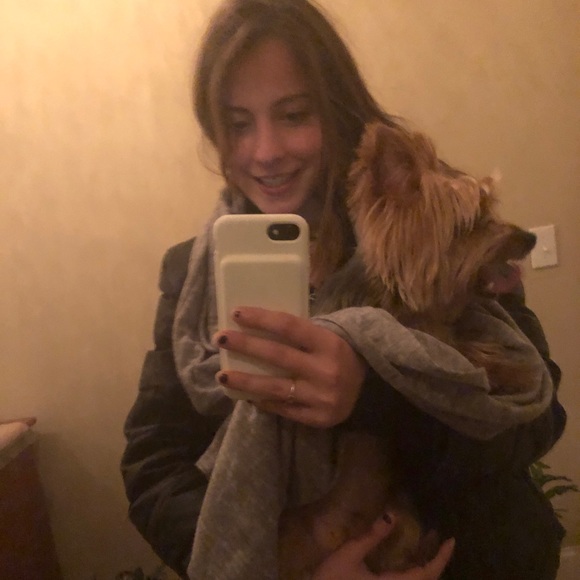 Meet your Posher, Tori - Picture 4 of 5